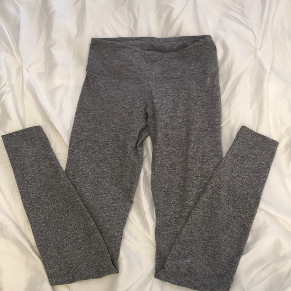 Light grey lululemon leggings